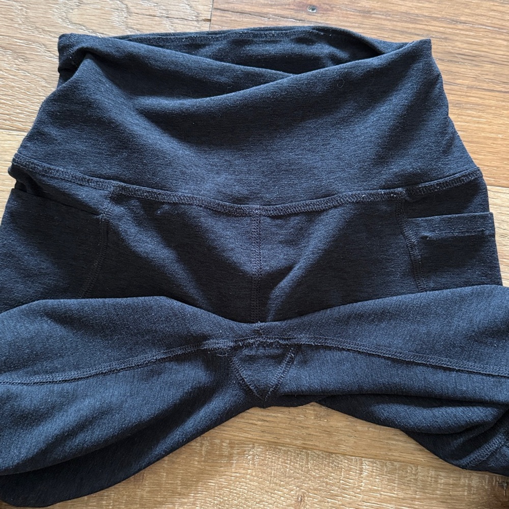 beyond yoga pocket midi legging - Picture 4 of 5